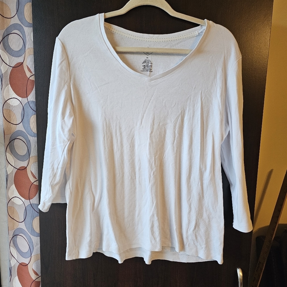 St. John's Bay White V-Neck Long Sleeve T-shirt